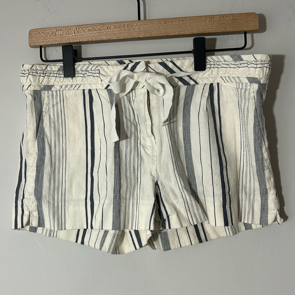BCBG MAXAZRIA striped shorts - Picture 1 of 3